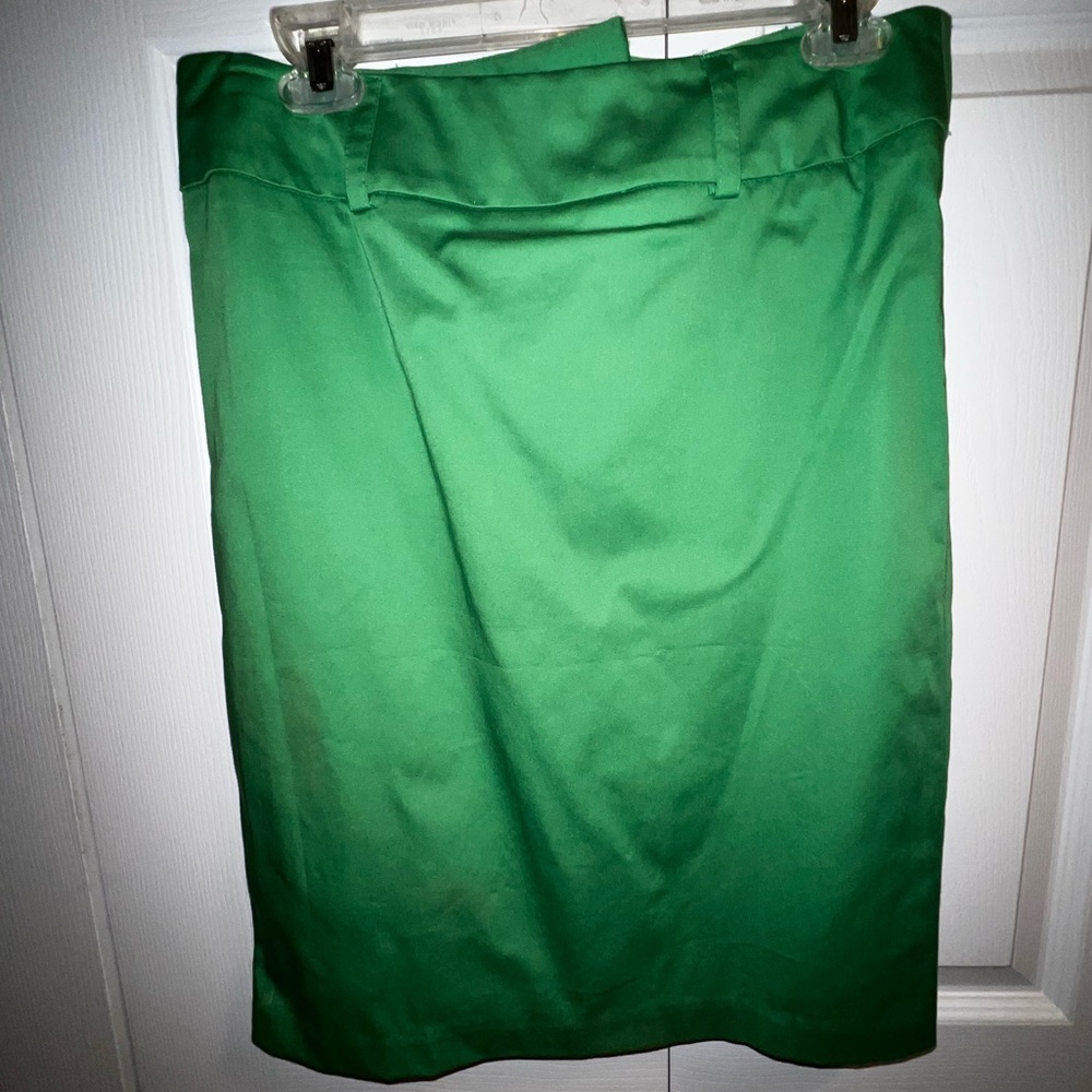 I.N. Studio Green Business Skirt. Size 6P.